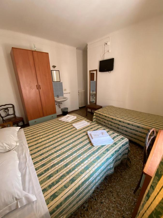 Hotel Primavera Sanremo Bagian luar foto