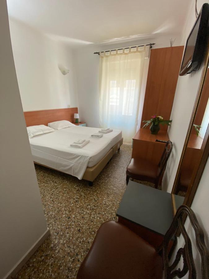 Hotel Primavera Sanremo Bagian luar foto