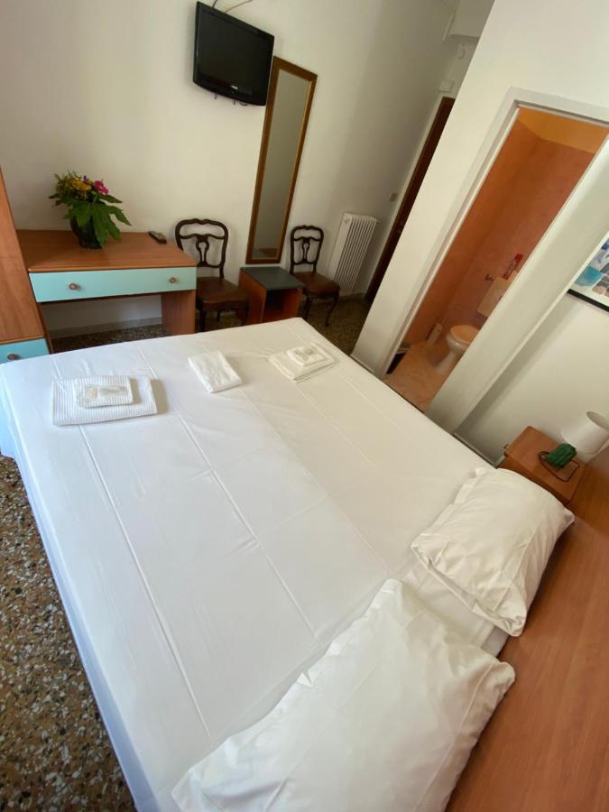 Hotel Primavera Sanremo Bagian luar foto