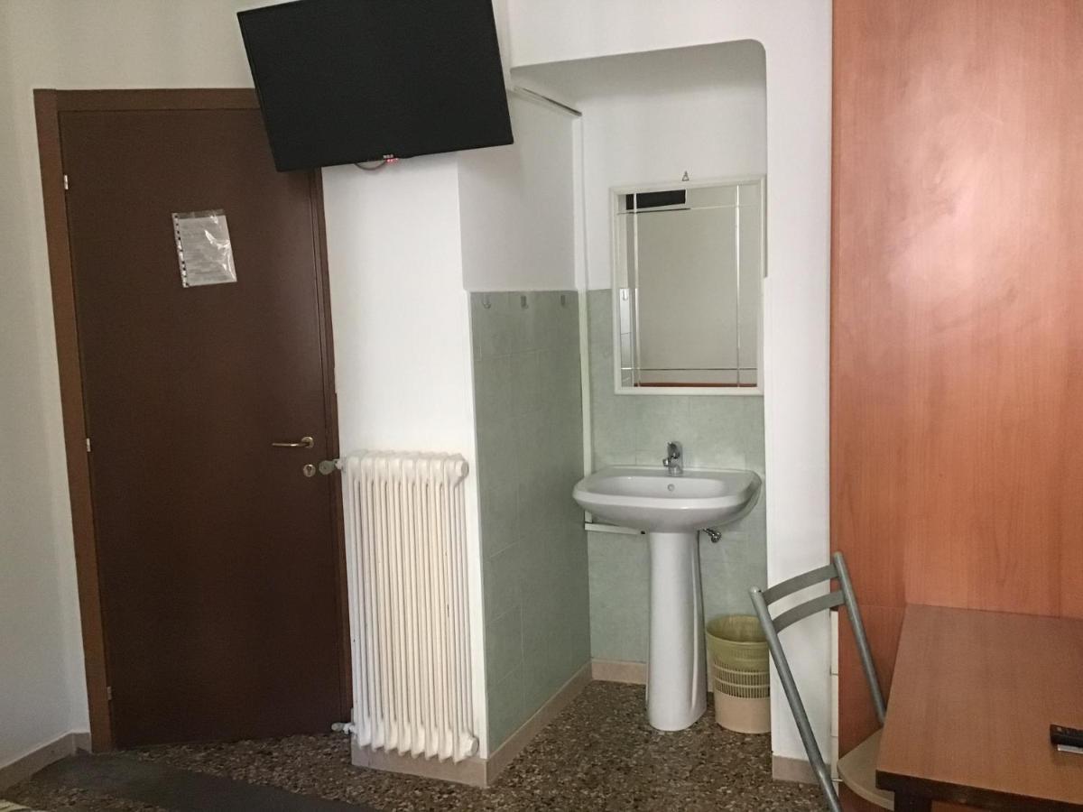 Hotel Primavera Sanremo Bagian luar foto